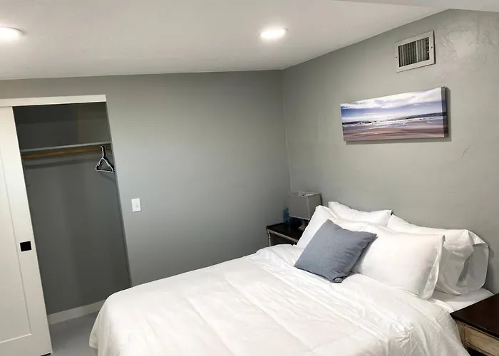 Newly Updated, 2 Bedroom 1 Ba, U Of A, Sam Hughes *